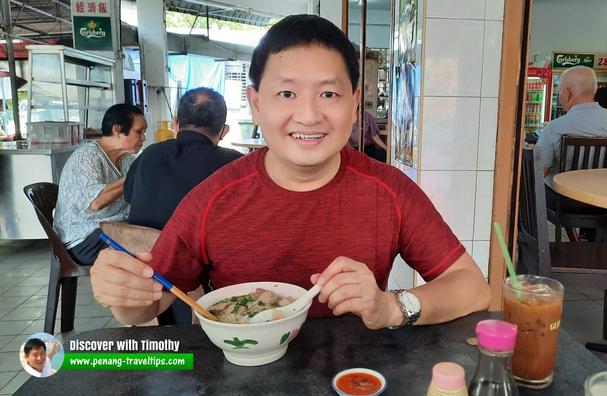 Timothy enjoying the Gu Bak Koay Teow at Kafe Dua Lapan Dua Lapan