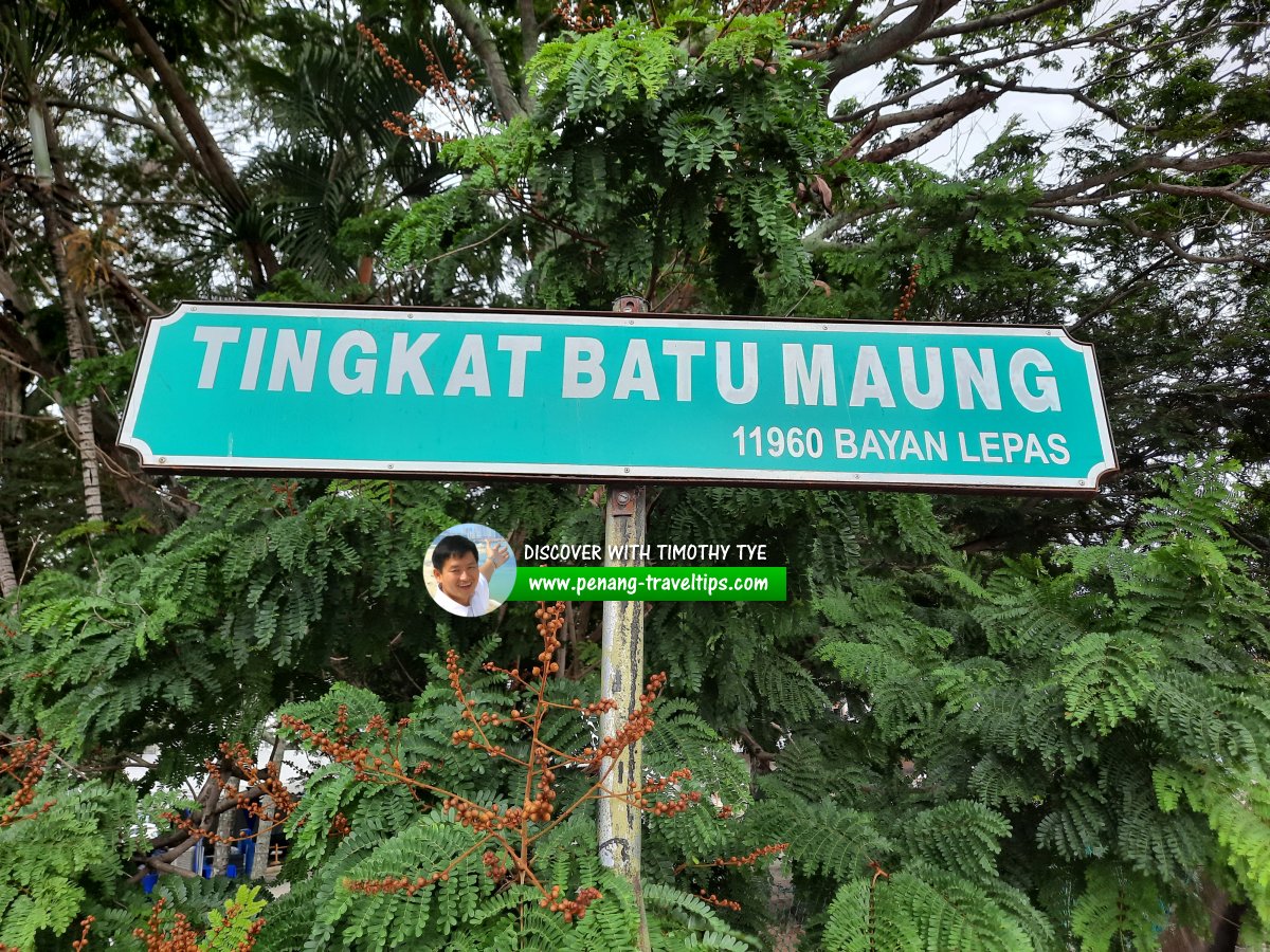 Tingkat Batu Maung roadsign