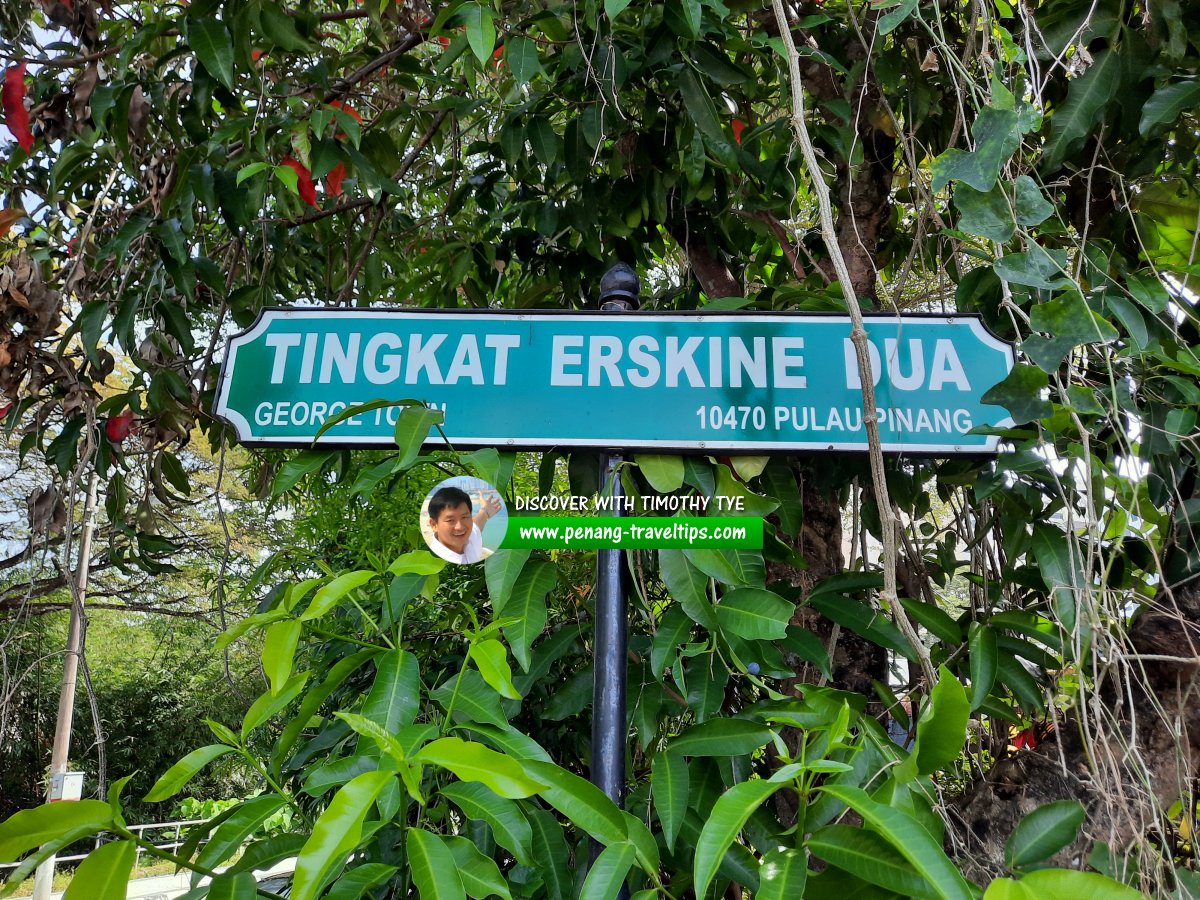 Tingkat Erskine Dua roadsign