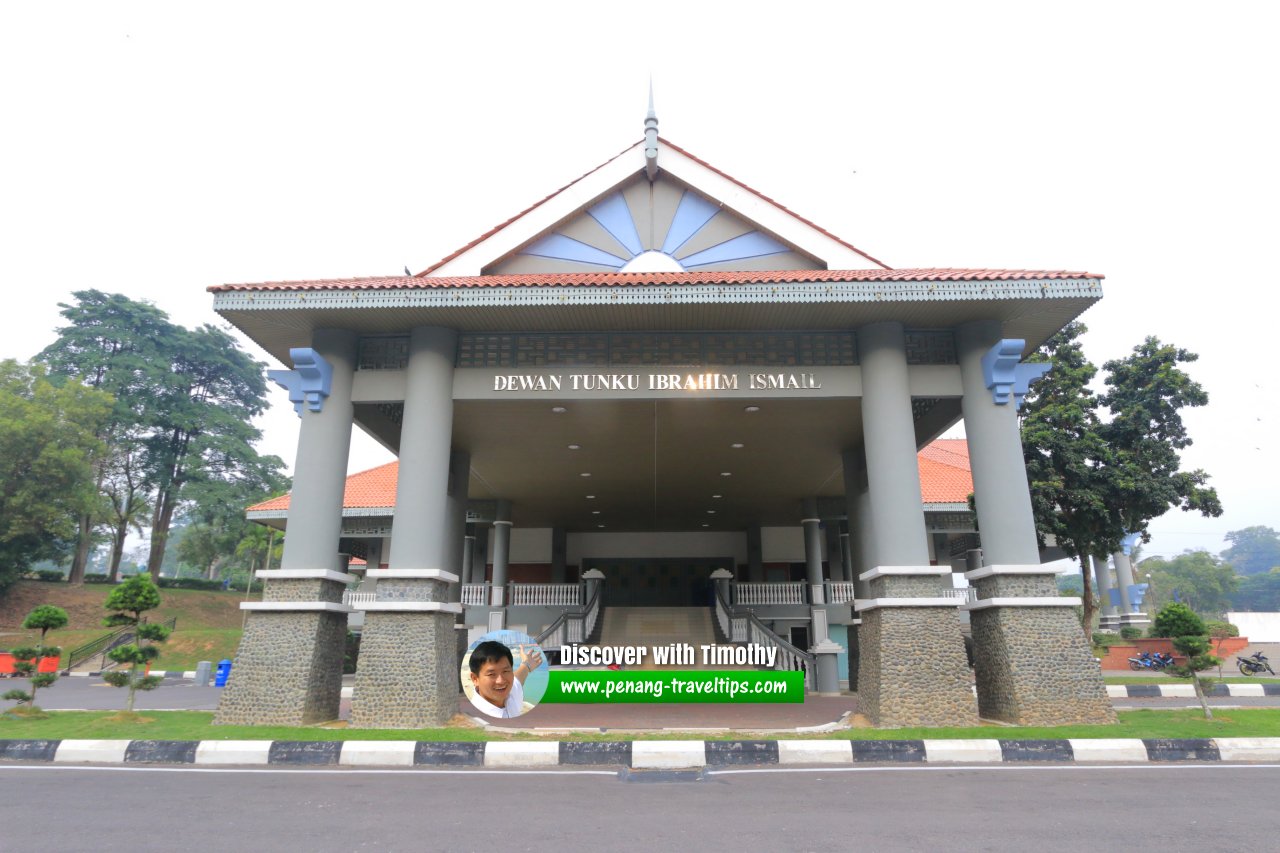 Dewan Tunku Ibrahim Ismail, Kluang, Johor