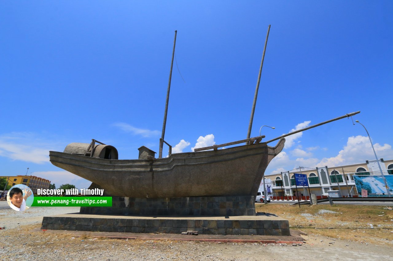 Perahu Bedar Monument, Tok Bali