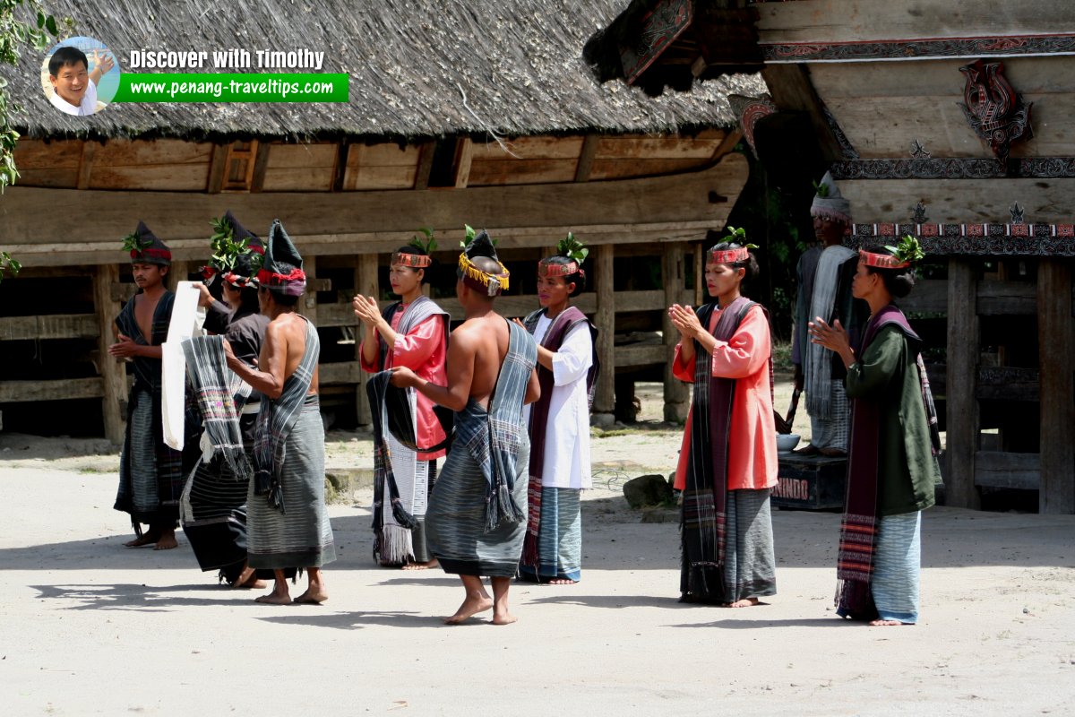 Tarian Sigale-Gale musicians