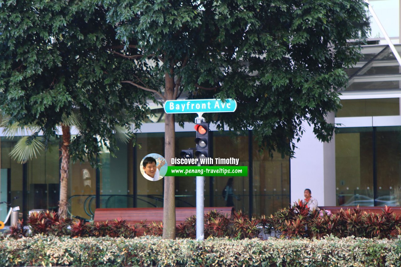 Bayfront Avenue roadsign