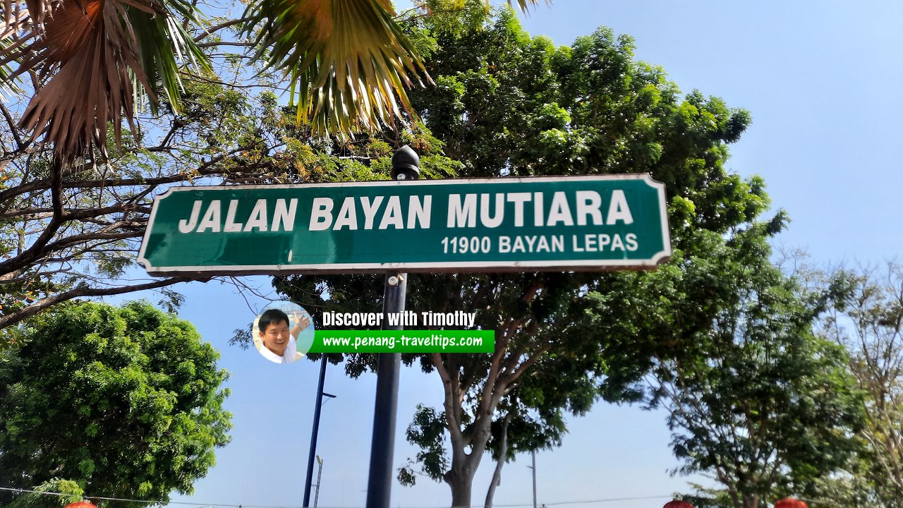 Jalan Bayan Mutiara roadsign