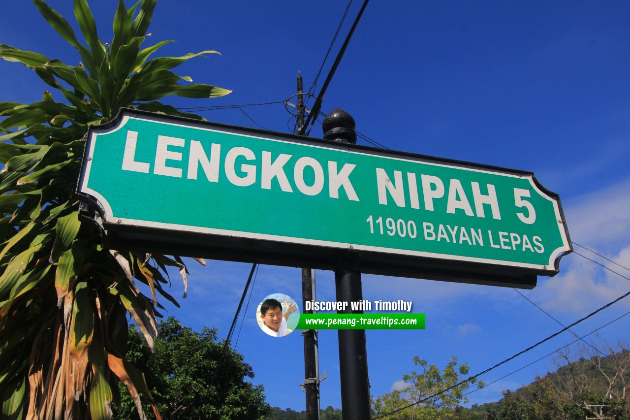 Lengkok Nipah 5 roadsign