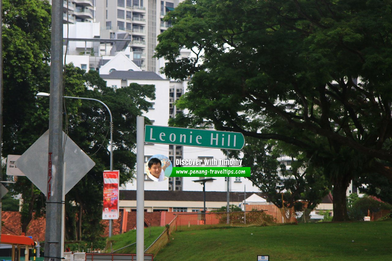 Leonie Hill roadsign