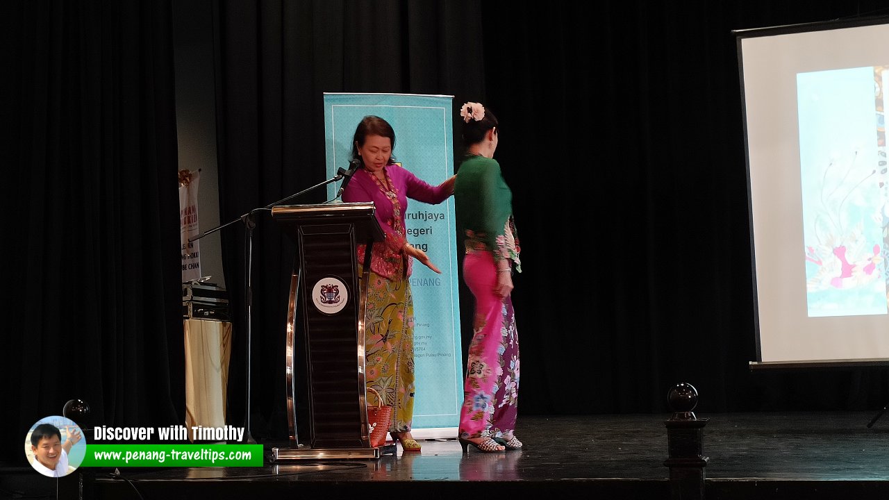 Lillian Tong spoke on the Nyonya Kebaya