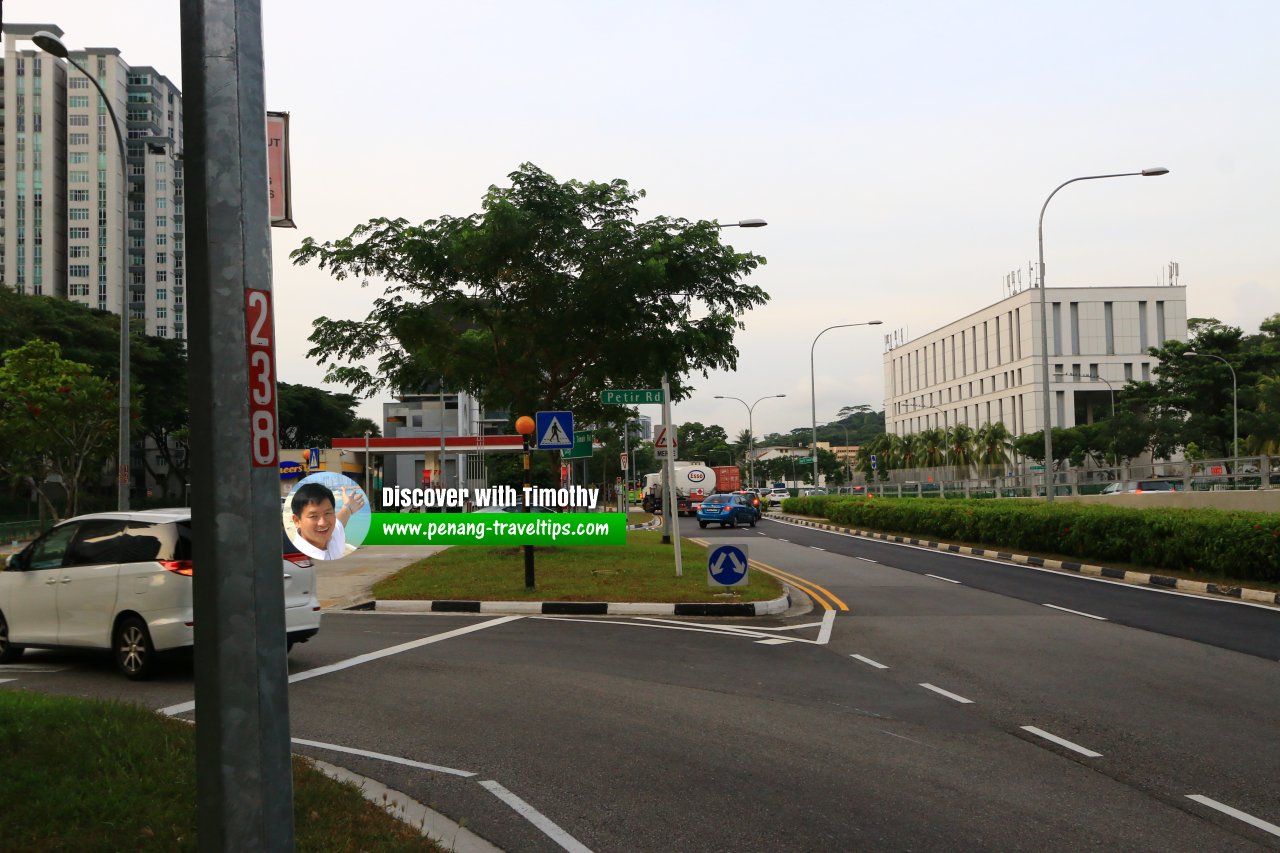 Petir Road roadsign