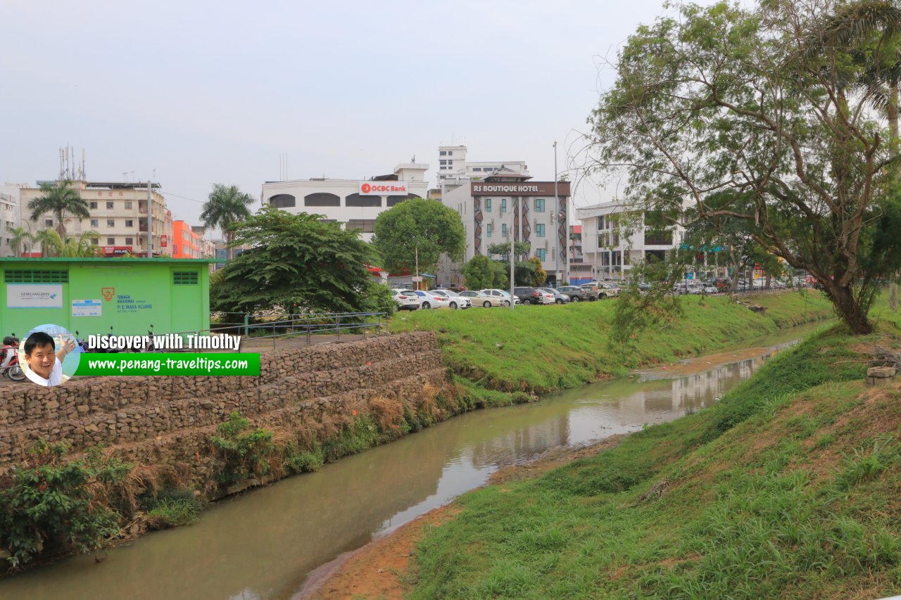 Sungai Mengkibol, Kluang