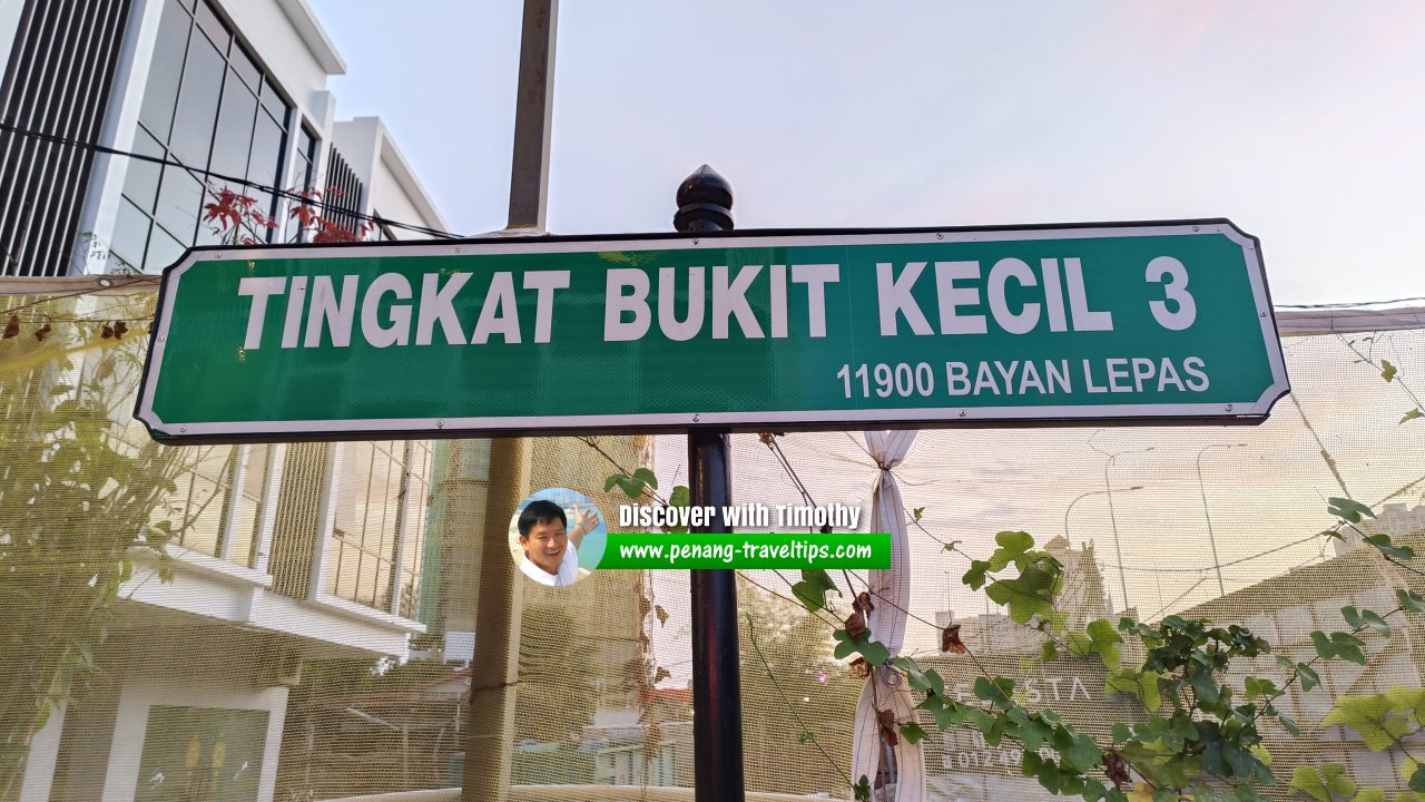 Tingkat Bukit Kecil 3 roadsign