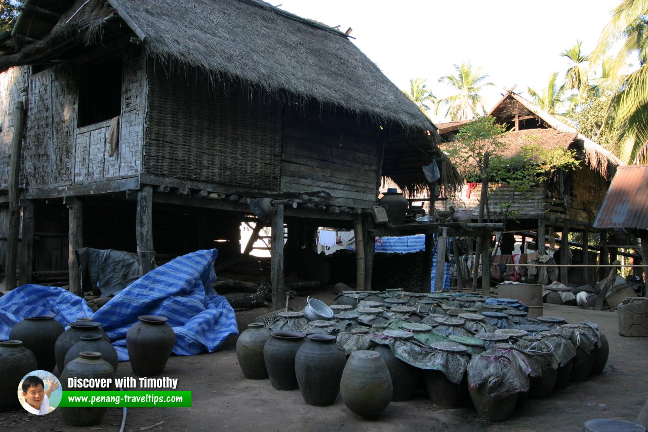 Ban Muang Keo, Laos