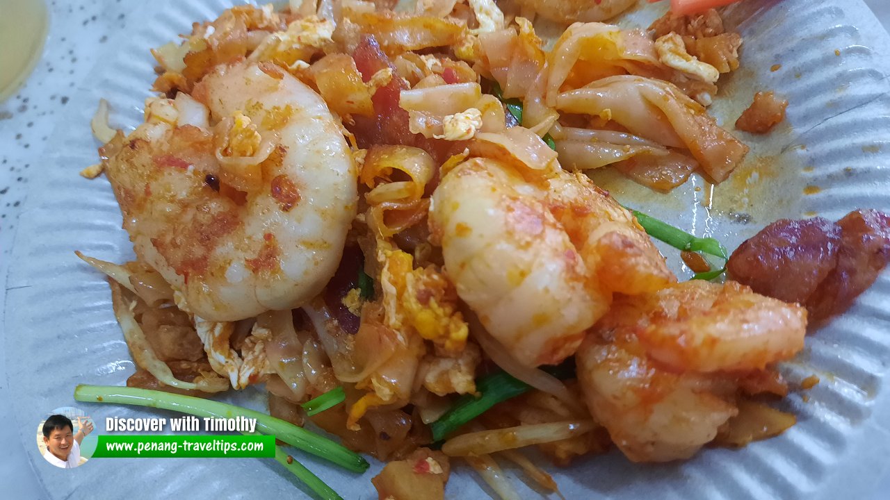 Goggle Man Char Koay Teow at Kedai Kopi Low Eng Hoo