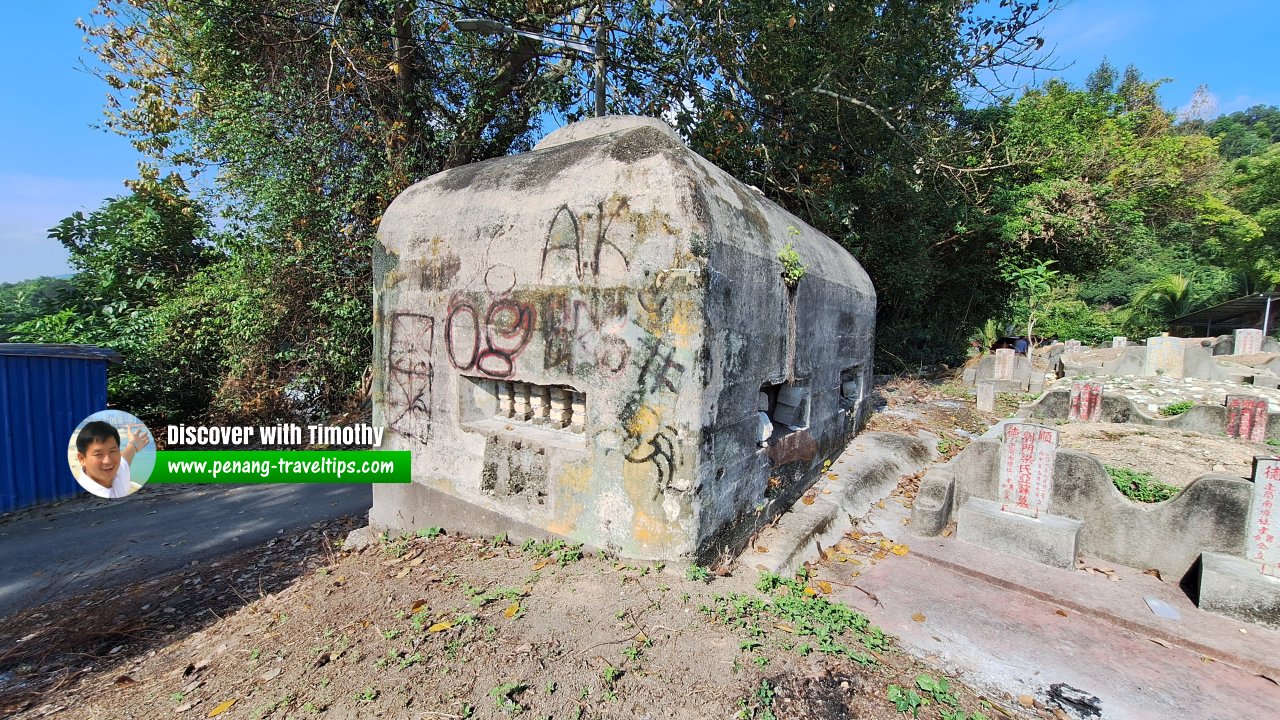 Pillbox A, Mount Erskine Cemetery