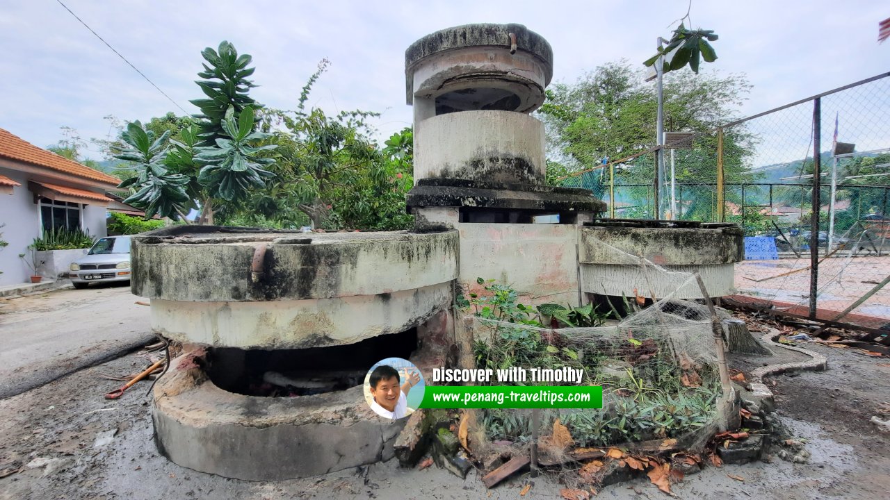 Teluk Kumbar Coastal Pillbox