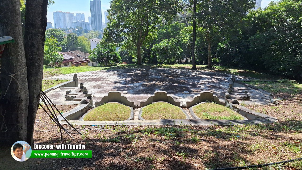 Kapitan Chung Thye Phin's Tomb