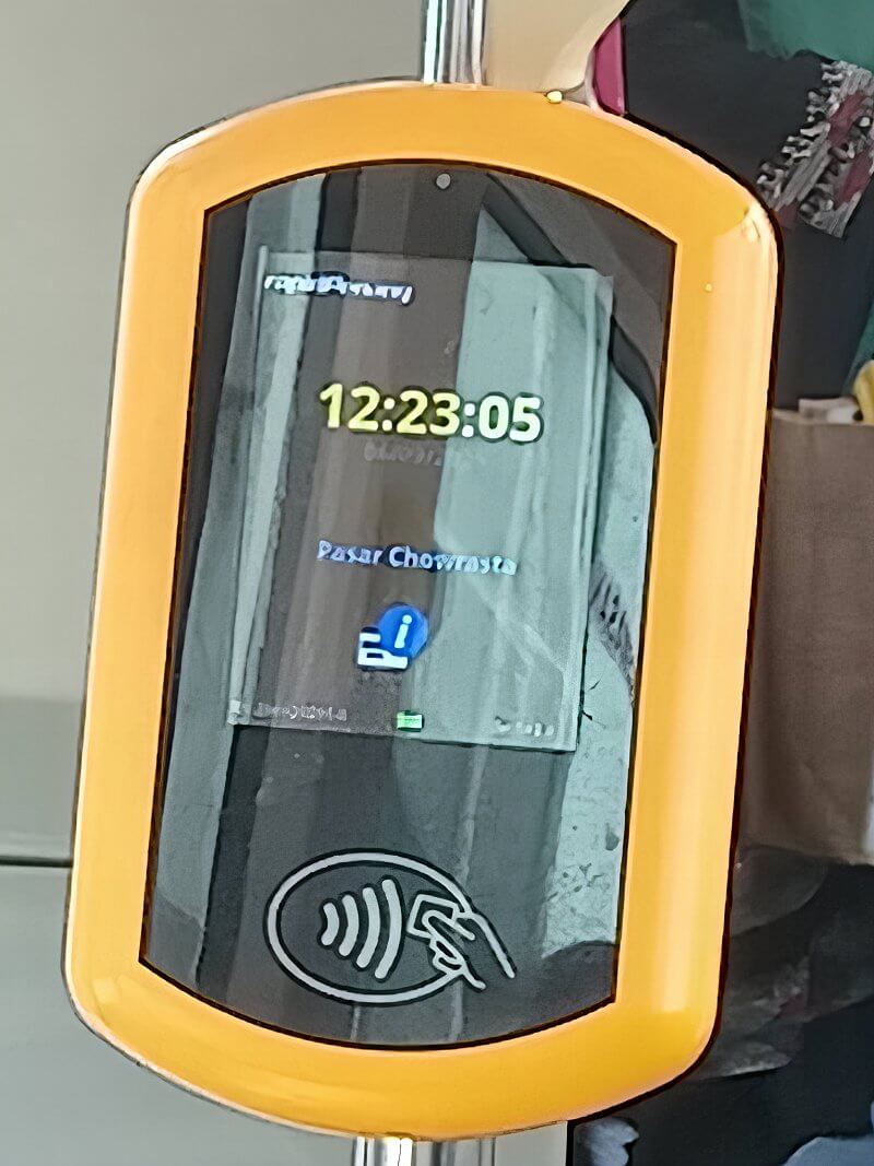 The scanner on board the Rapid Penang bus. Note the 'i' which you press to check your balance.