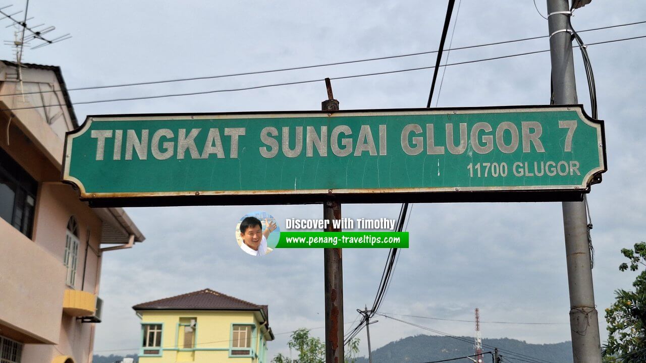 Tingkat Sungai Glugor 7 roadsign