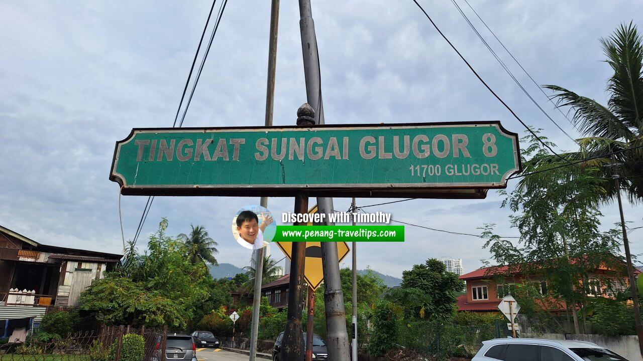 Tingkat Sungai Glugor 8 roadsign