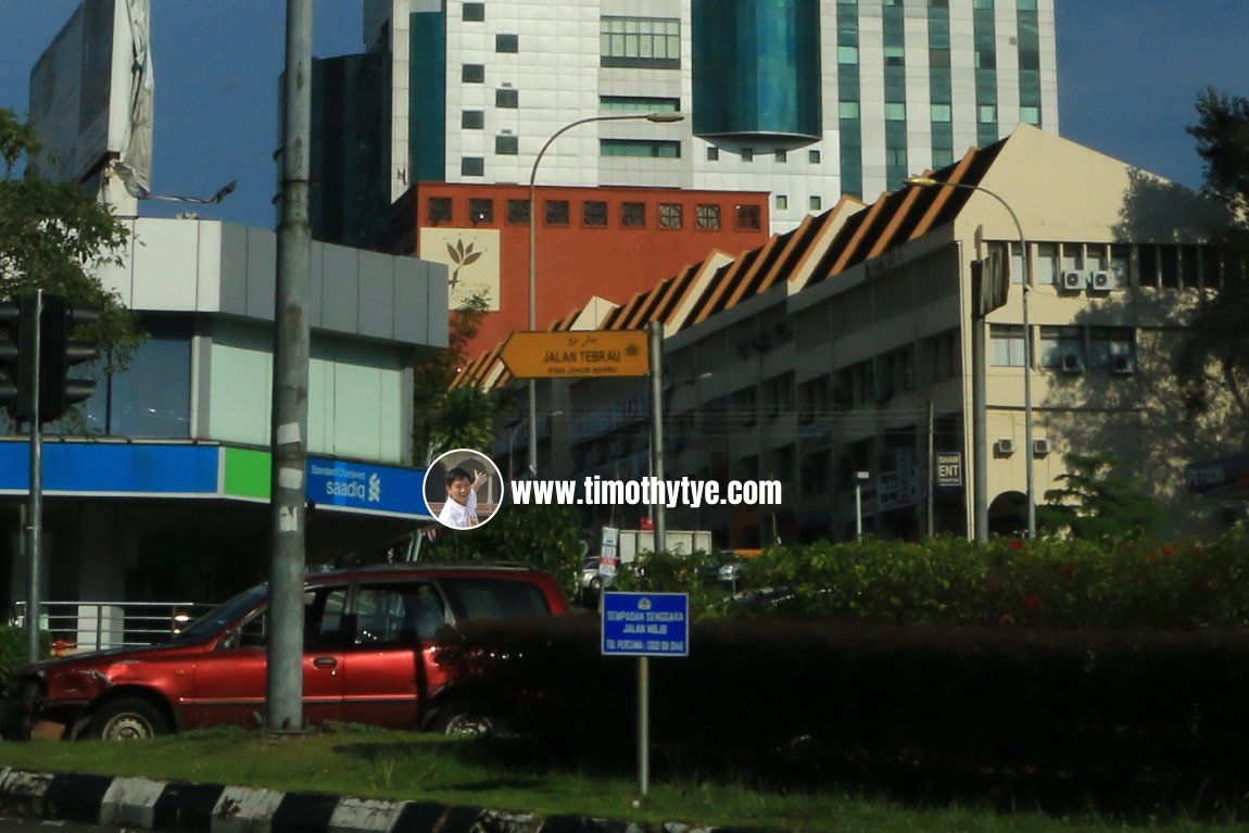 Jalan Tebrau roadsign