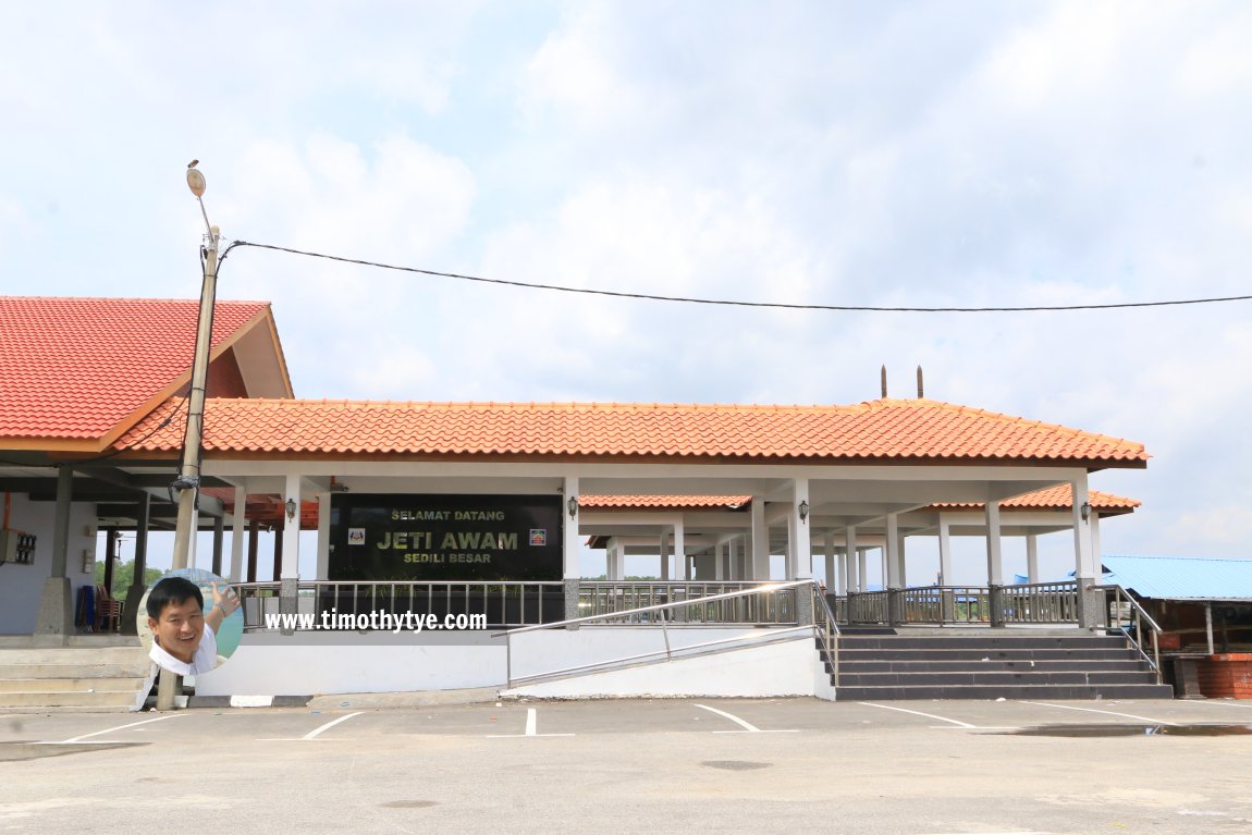 Jeti Awam Sedili Besar