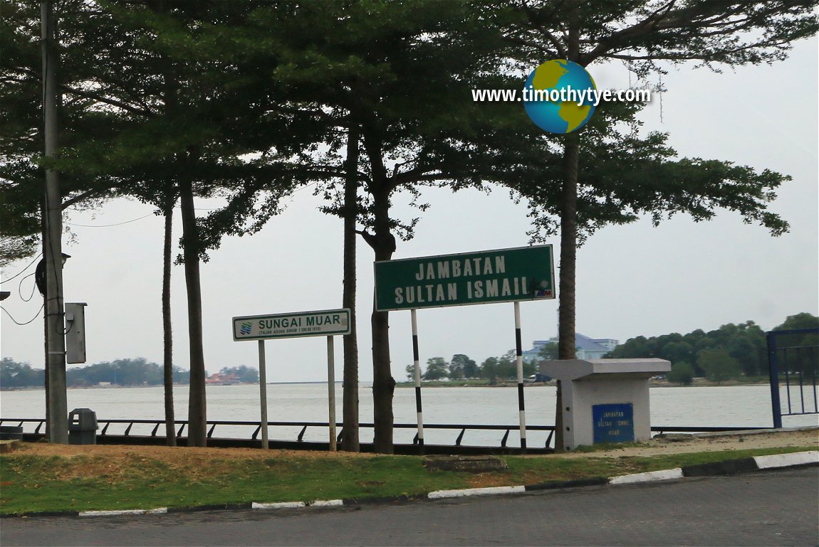 Jambatan Sultan Ismail signboard