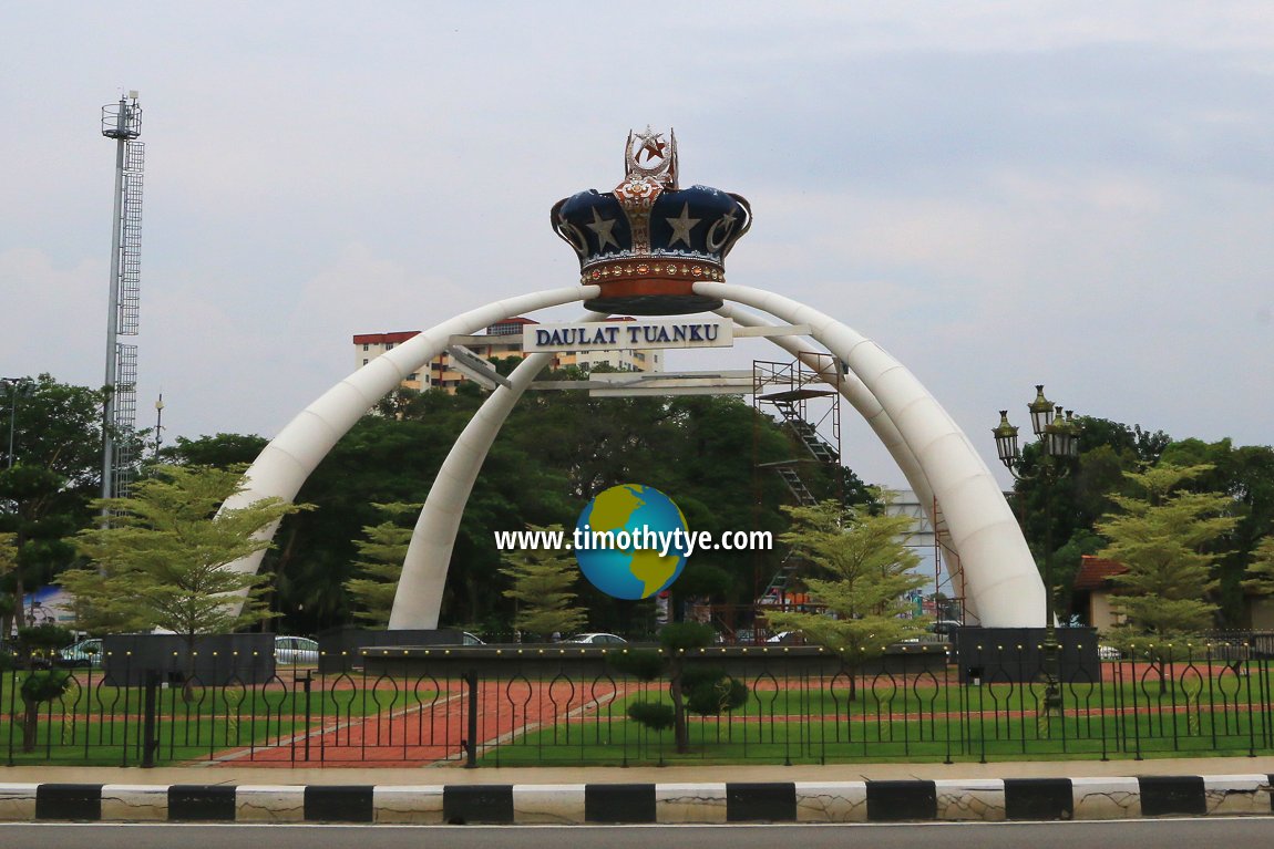 Tugu Mahkota Muar