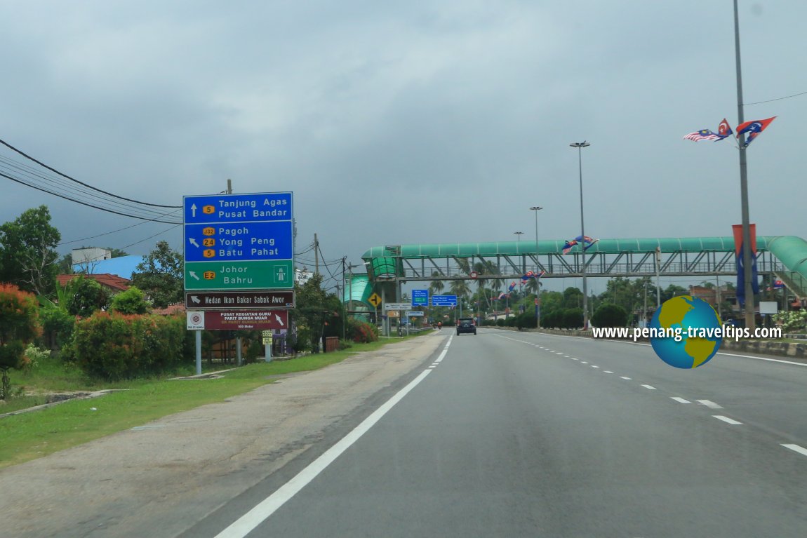 Route 23 in Parit Bunga, Johor