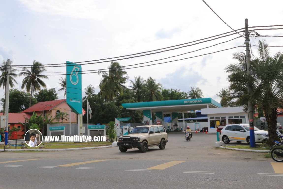 Kedawang Petronas Station