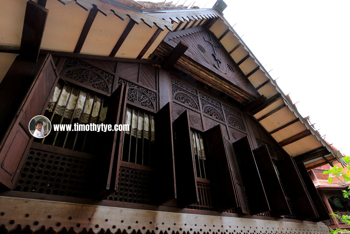 Rumah Mahsuri, traditional house at Makam Mahsuri