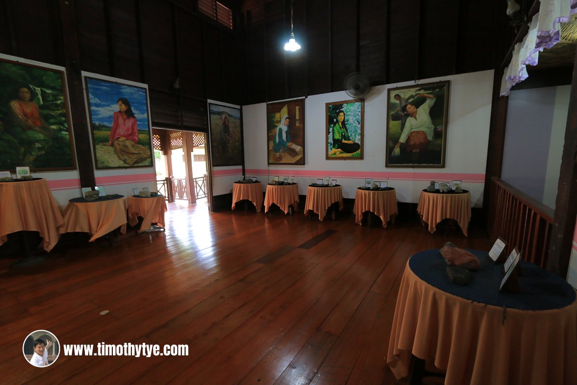 Rumah Penghulu at Makam Mahsuri