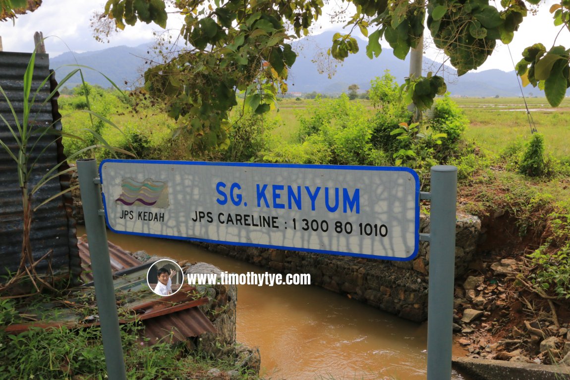 Sungai Kenyum signboard