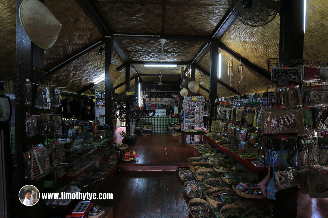 Teratak Sri Menong, traditional house at Makam Mahsuri