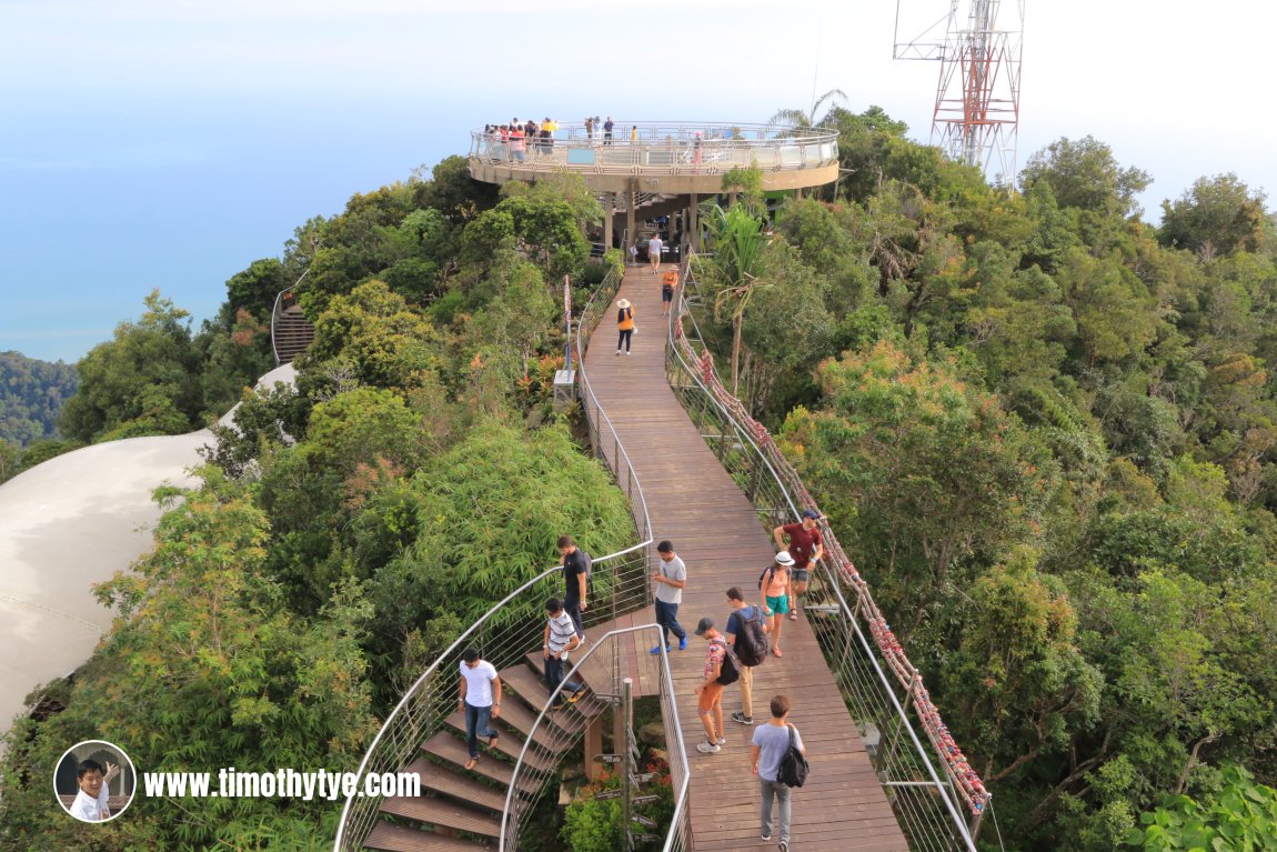 Viewing platform at Gunung Machincang