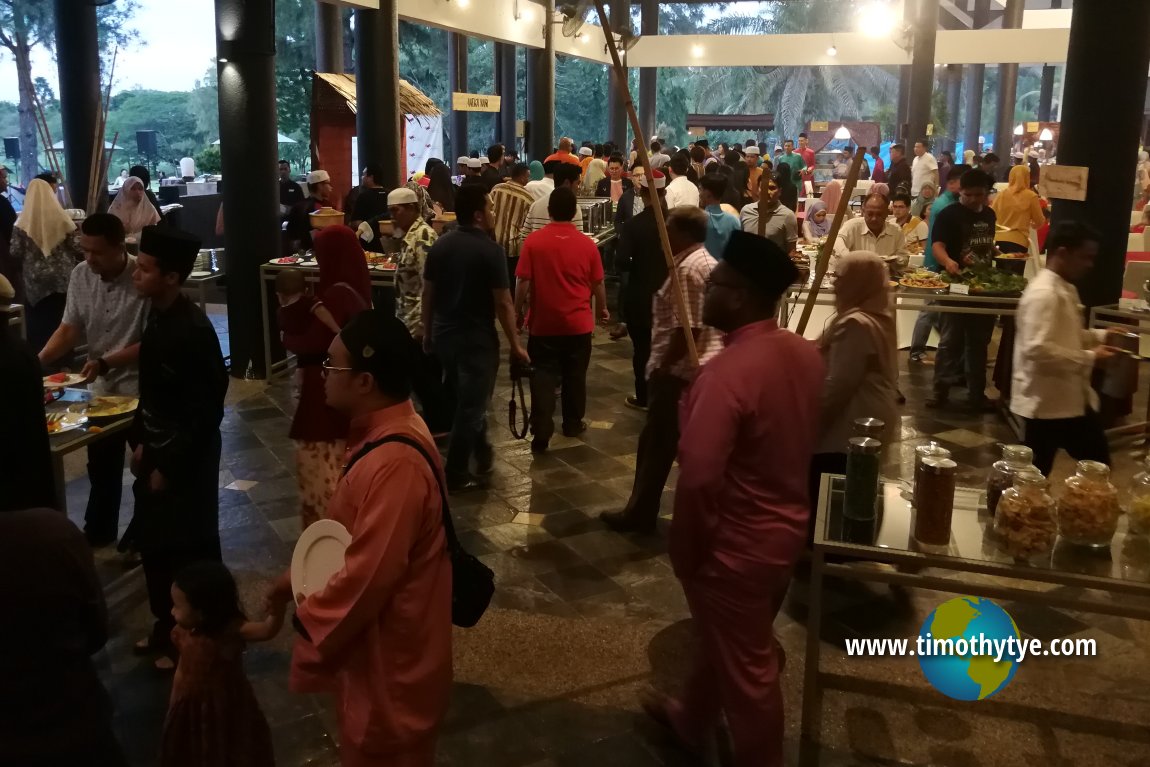 CS Cafe, Cinta Sayang Resort