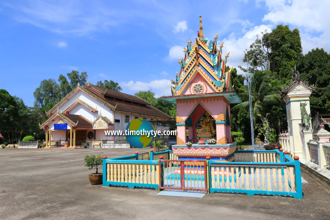 Luang Phor Chan Stupa, Wat Uttamaram