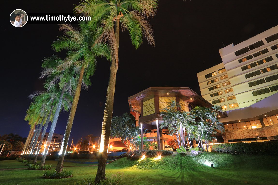 Night view of Impiana Hotel Ipoh