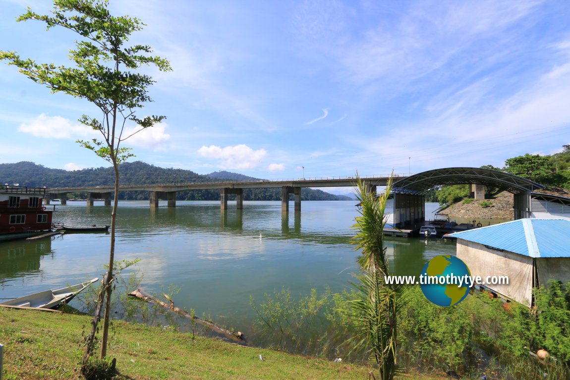 Jambatan Tasik Temenggor East