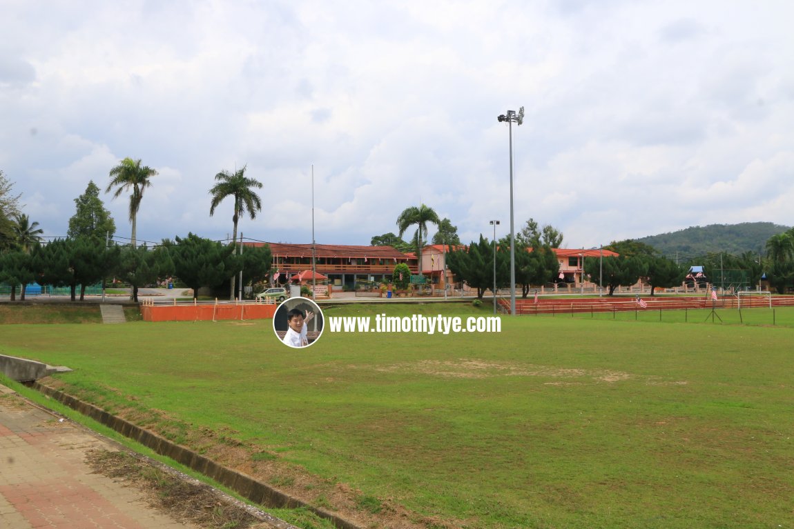 Kompleks Sukan Majlis Daerah Pengkalan Hulu