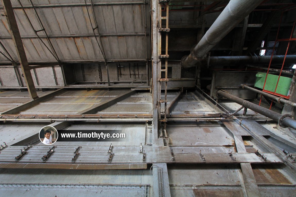 Looking up at the ceiling of the tin dredge