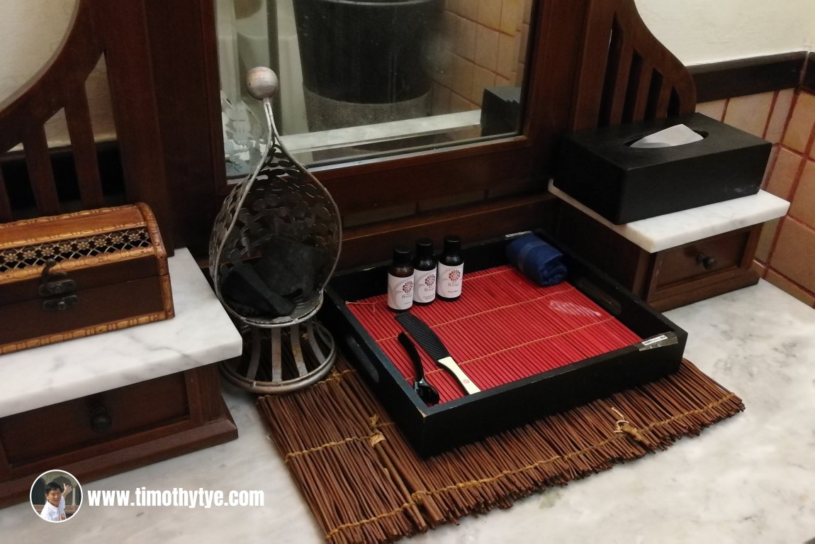 Vanity for guests to groom themselves after the session