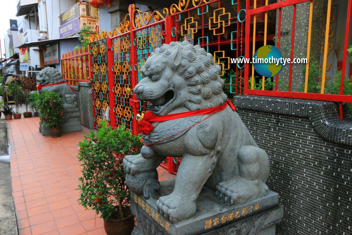 Beo Sua Nam Hai Hood Chor Temple, Singapore