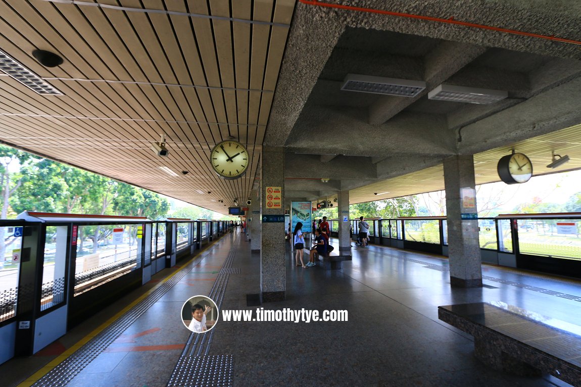 Platform level at Yio Chu Kang MRT Station