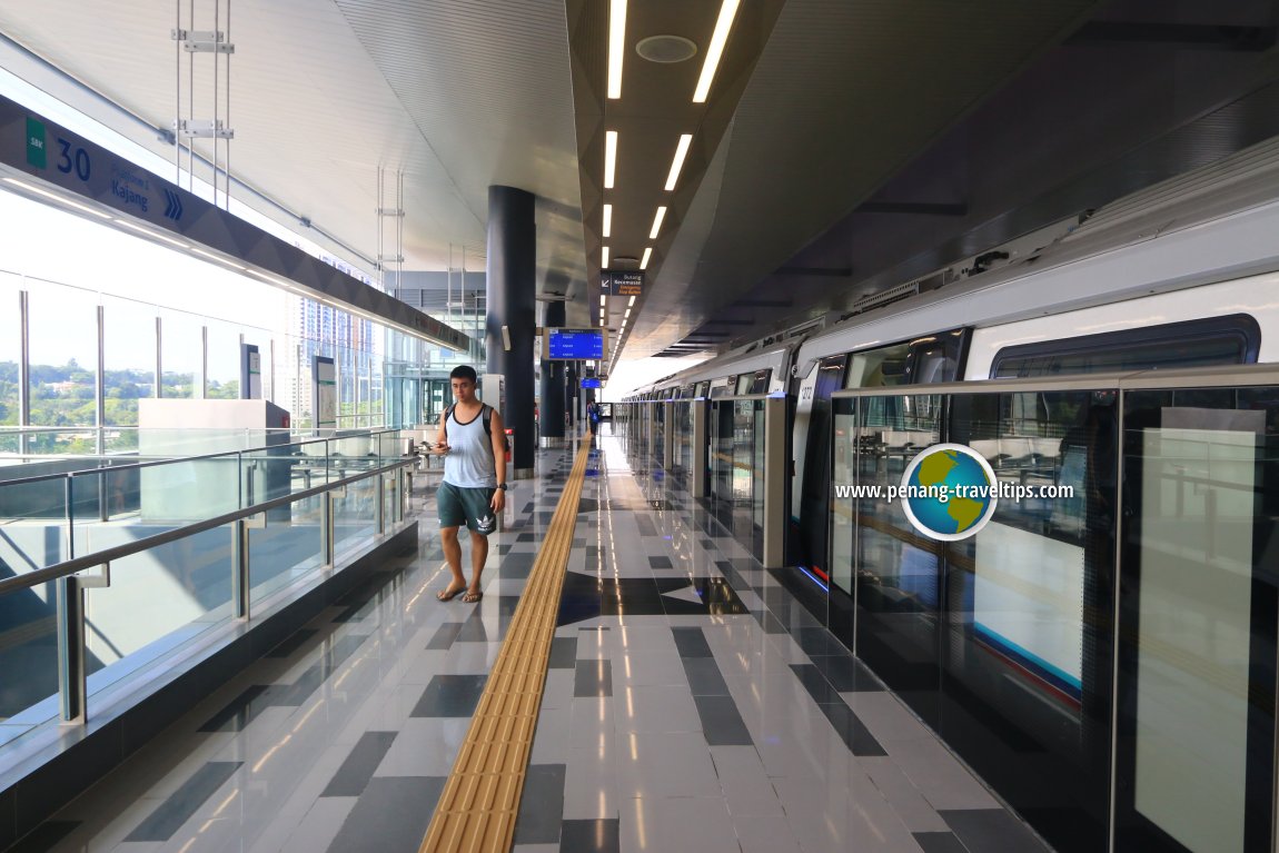 Batu Sebelas Cheras MRT Station