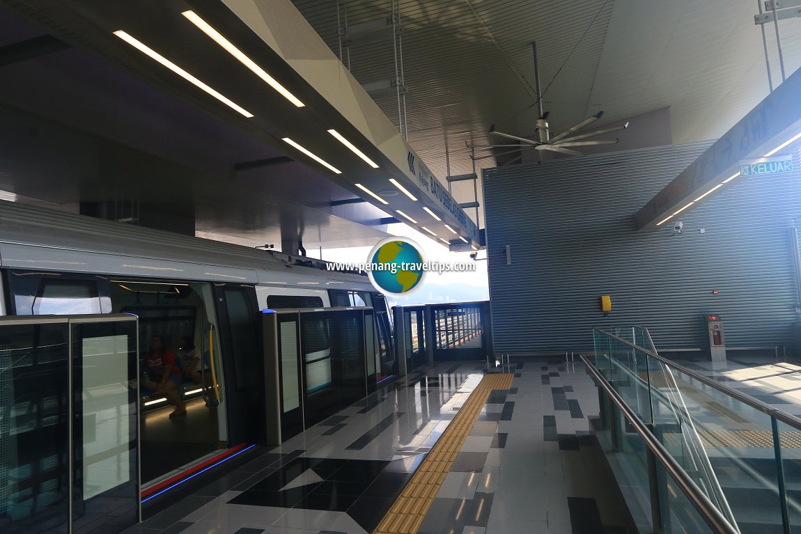 Batu Sebelas Cheras MRT Station