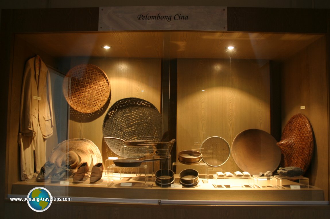 Chinese tin miners' belongings