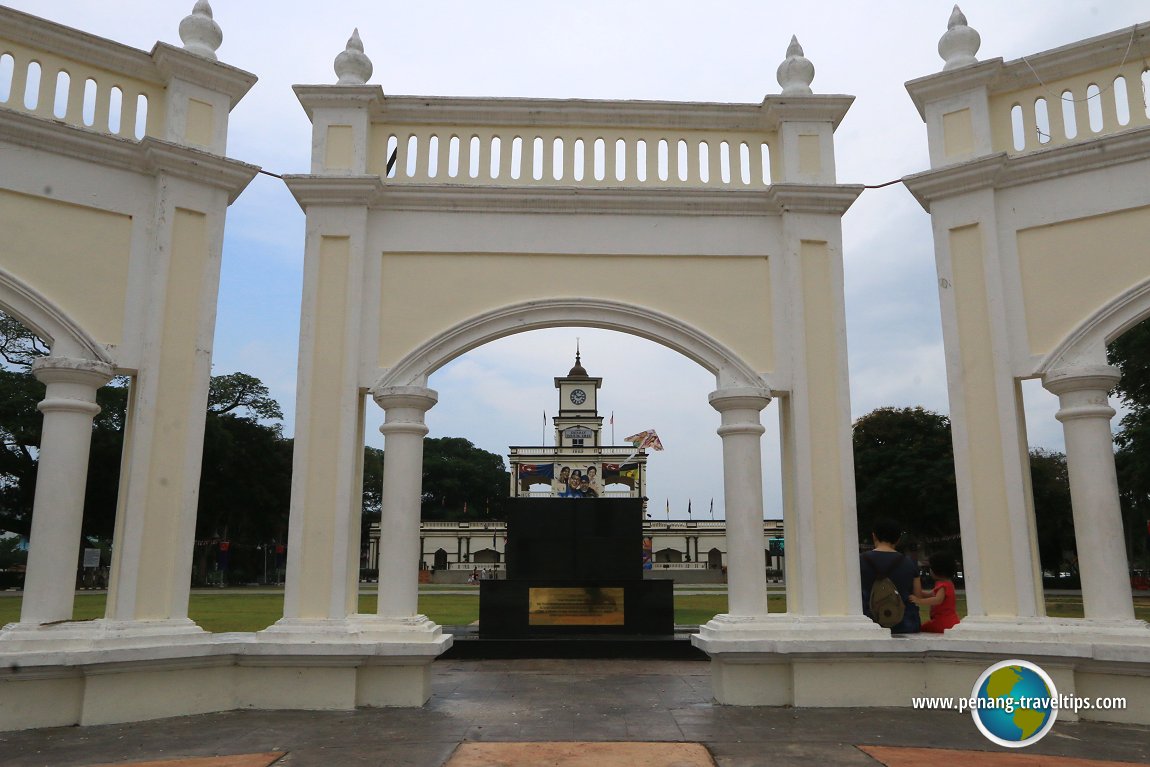 Dataran Tanjung Emas, Muar