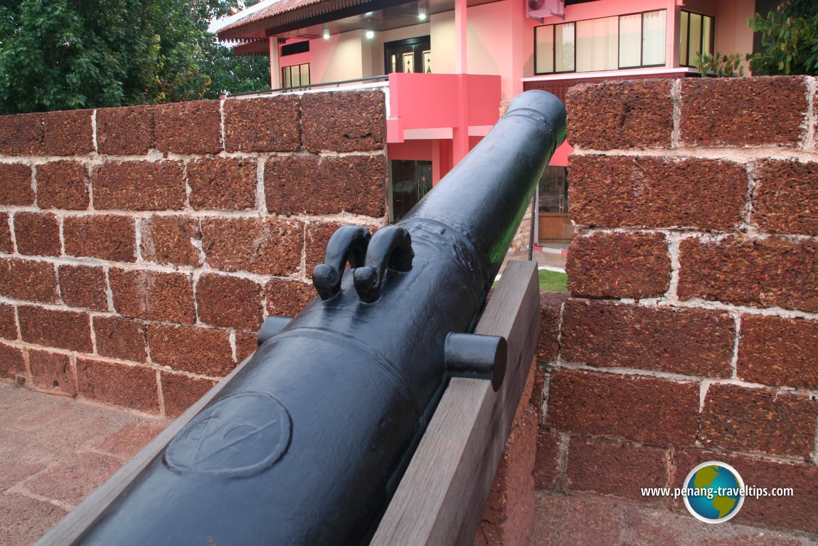 Dutch East India Company cannon