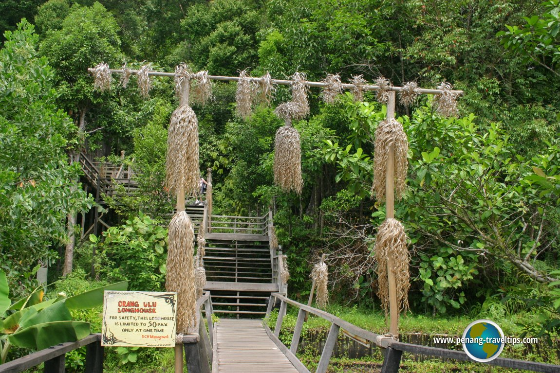 Entrance to the Orang Ulu longhouse