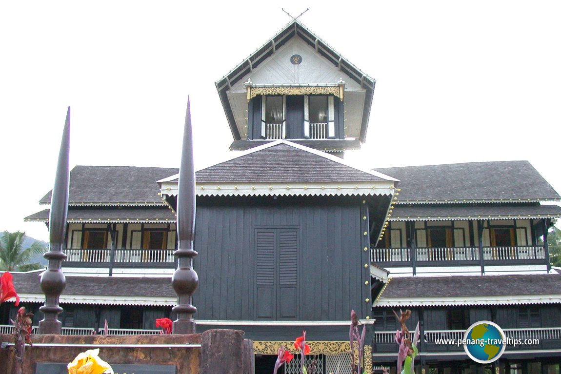 Istana Lama Sri Menanti