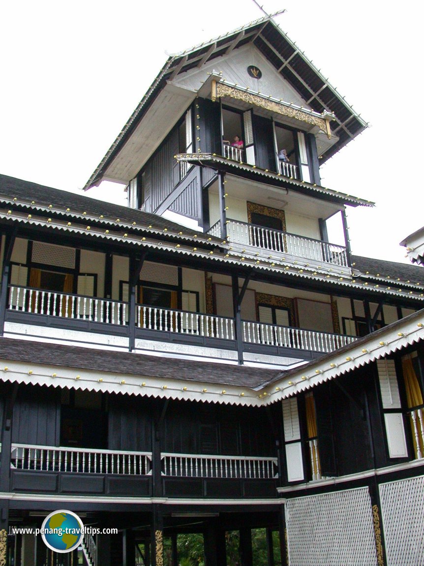 Istana Lama Sri Menanti